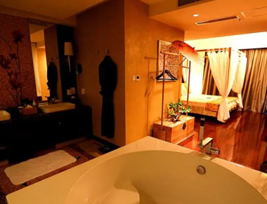 广州白云养生会所的黄昏恋：当爱情遇上八十岁